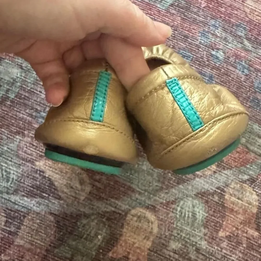 Source Unknown tieks metallic